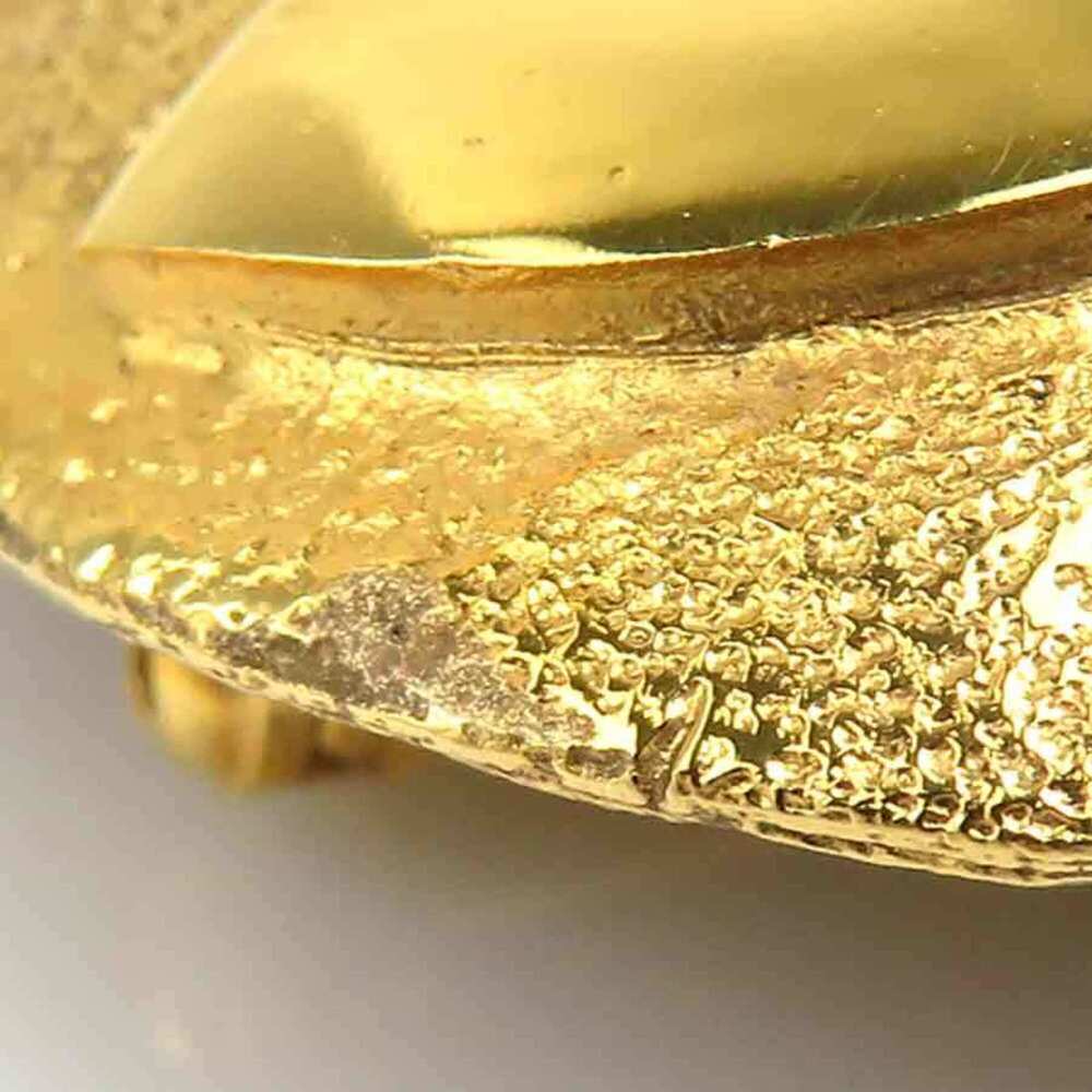 CHANEL Vintage Gold Brooch - Picture 8 of 12